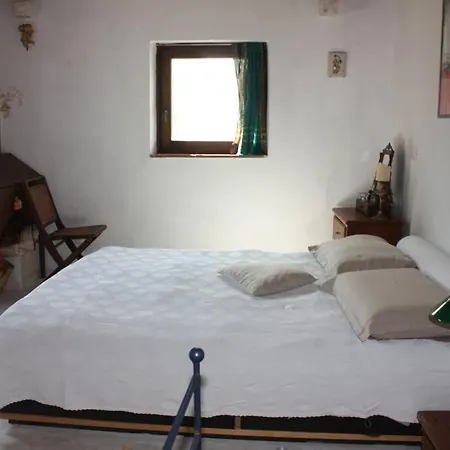 Casa Indipendente Immersa Negli Ulivi